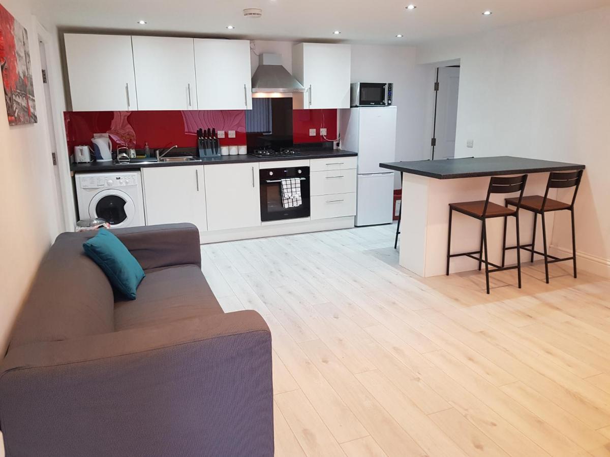 Central Windsor 2 Bedroom Flat With Free Parking المظهر الخارجي الصورة