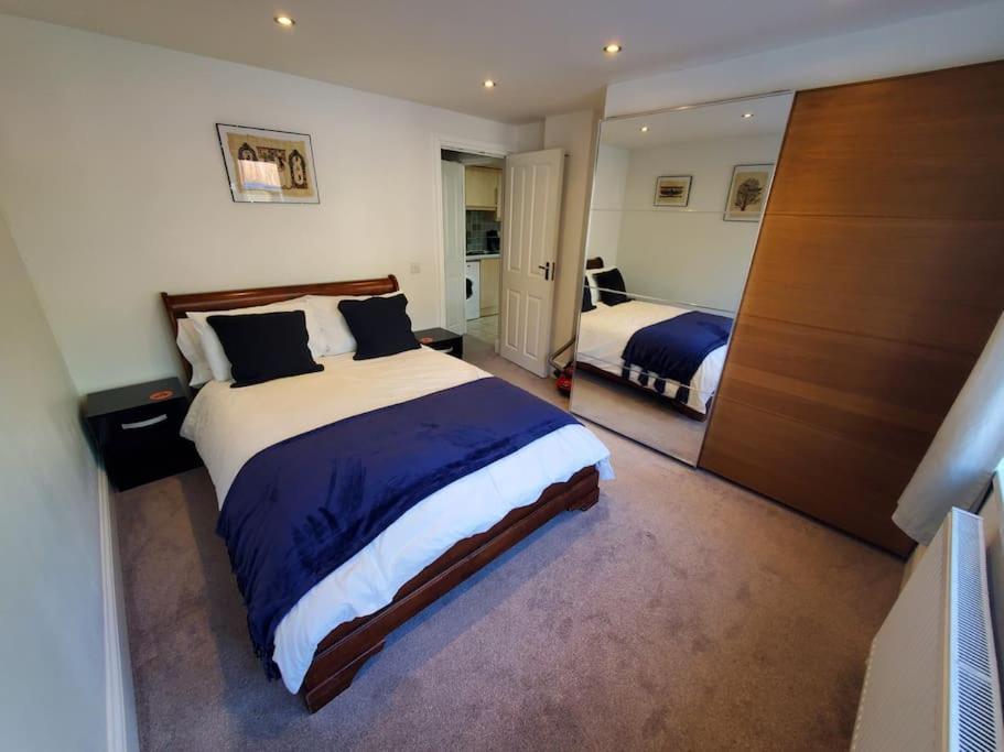 Central Windsor 2 Bedroom Flat With Free Parking المظهر الخارجي الصورة