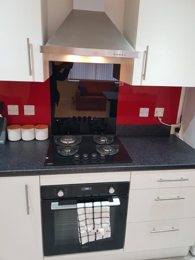 Central Windsor 2 Bedroom Flat With Free Parking المظهر الخارجي الصورة